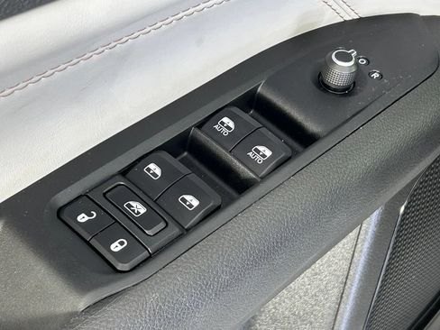 Used 2025 Jeep Compass Limited AWD/4WD image 33