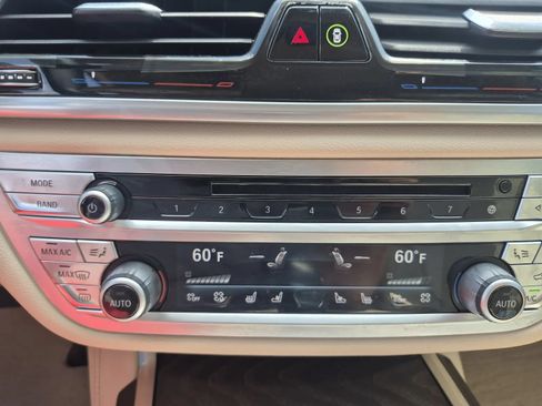 Used 2019 BMW 750i xDrive AWD/4WD image 33