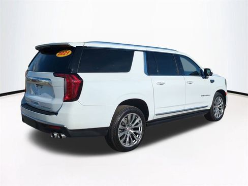 Used 2021 GMC Yukon XL Denali w/ Denali Premium Package image 5