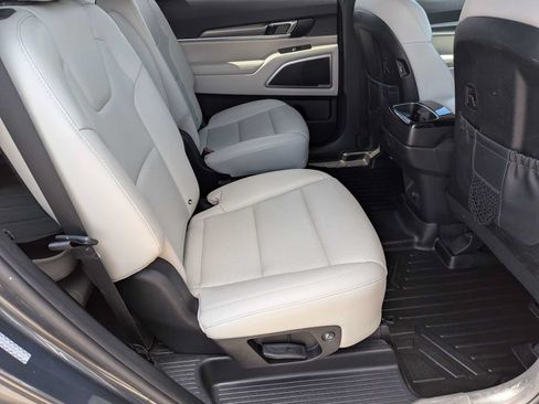 Used 2021 Kia Telluride S AWD/4WD image 19