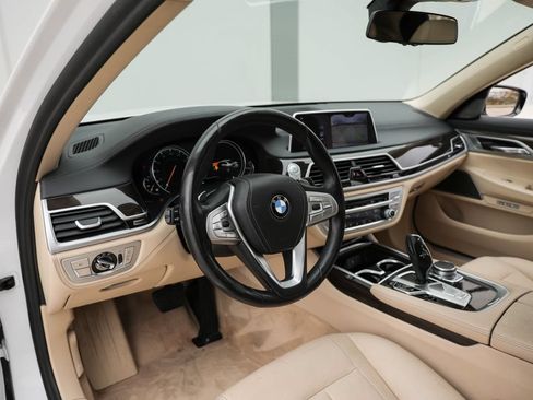 Used 2018 BMW 740i RWD image 15