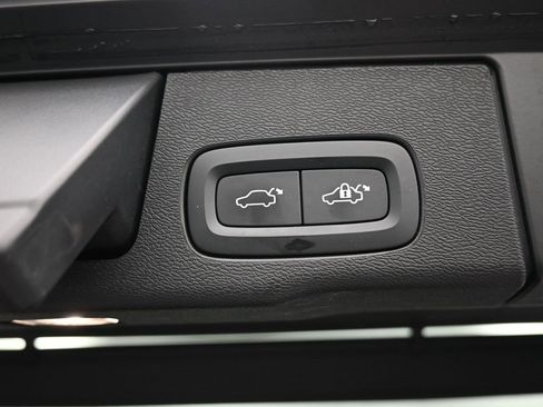 Used 2022 Volvo XC60 B5 Inscription w/ Advanced Package image 25