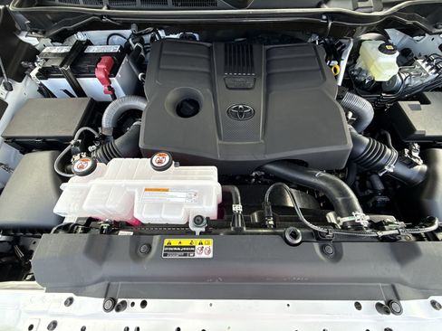 Certified 2026 Toyota Tundra SR5 w/ SR5 Premium Package AWD/4WD image 17
