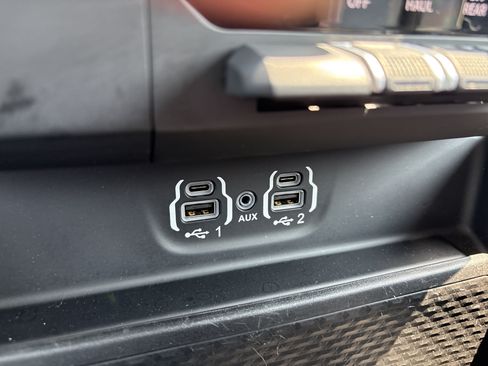 Used 2022 RAM 1500 Laramie RWD image 31