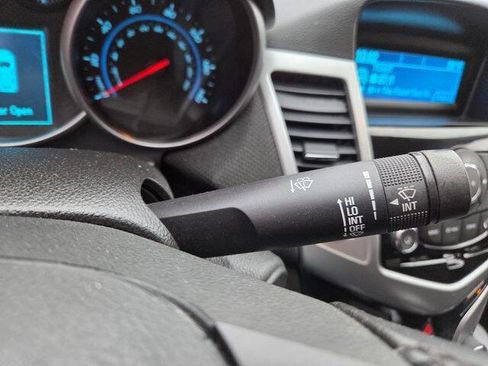 Used 2014 Chevrolet Cruze LT image 25