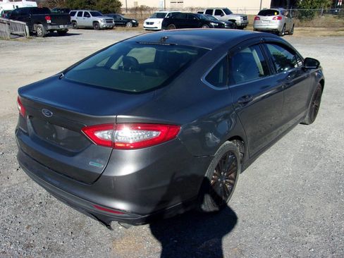 Used 2014 Ford Fusion SE w/ Equipment Group 202A image 4