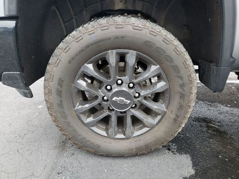 Used 2025 Chevrolet Silverado 2500 LTZ w/ LTZ Plus Package image 26