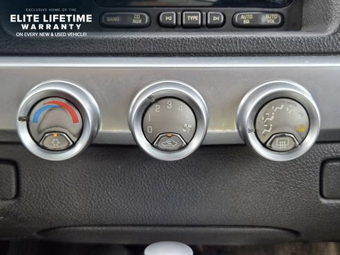 Used 2005 Chevrolet SSR w/ Preferred Equipment Group RWD image 17
