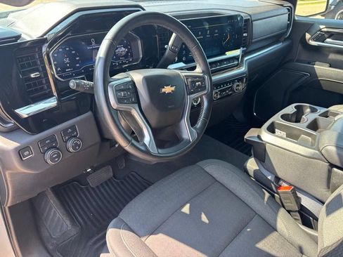Used 2024 Chevrolet Silverado 1500 LT AWD/4WD image 6