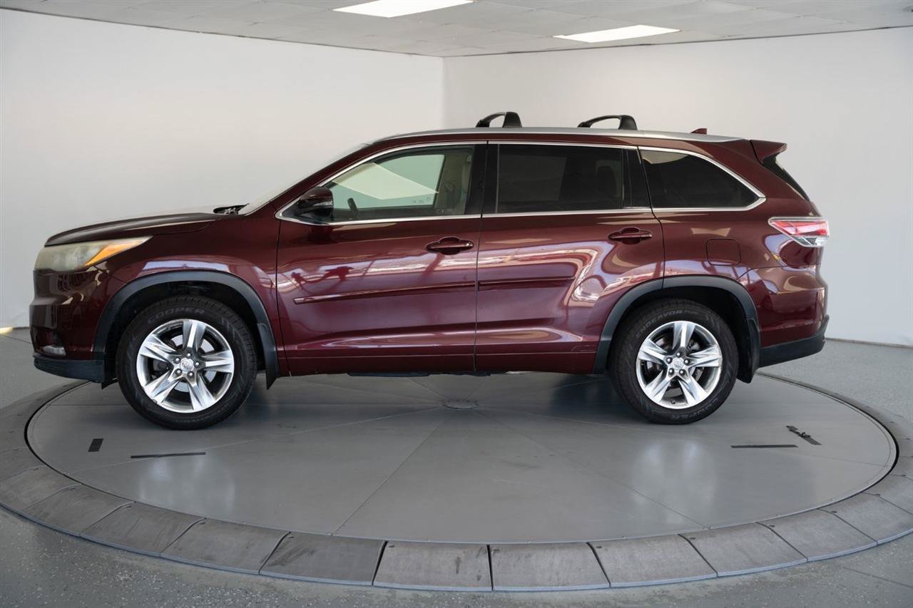 Used 2015 Toyota Highlander Limited Platinum AWD/4WD image 4