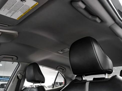 Used 2019 Toyota Camry SE image 34