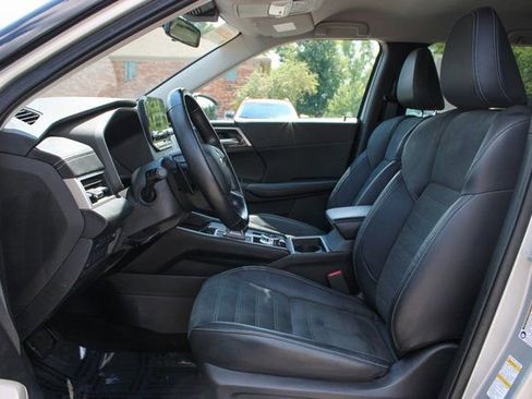 Used 2022 Mitsubishi Outlander SE image 12