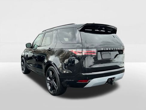 Certified 2025 Land Rover Discovery Metropolitan Edition image 2