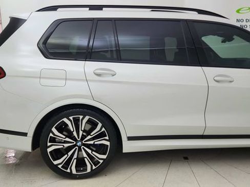 Used 2025 BMW X7 M60i AWD/4WD image 12