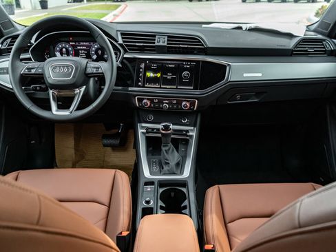 Used 2025 Audi Q3 2.0T Premium Plus w/ Premium Plus Package image 18