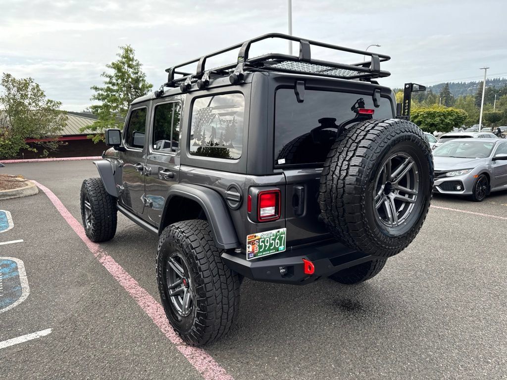 Used 2022 Jeep Wrangler Unlimited Rubicon AWD/4WD image 8