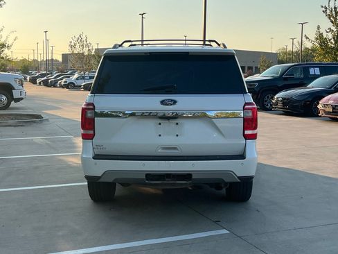 Used 2020 Ford Expedition XLT w/ Equipment Group 202A RWD image 10