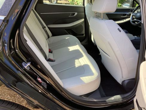 Used 2023 Hyundai Sonata SEL w/ Cargo Package image 4