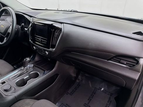 Used 2020 Chevrolet Traverse LS image 29