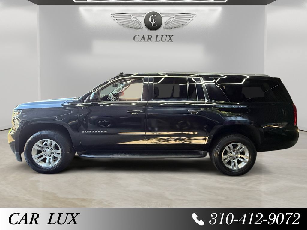 Used 2018 Chevrolet Suburban LT RWD image 2