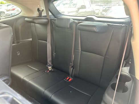 Used 2022 Toyota Highlander Platinum FWD image 17