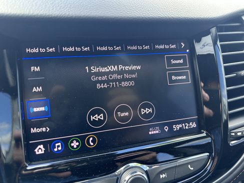 Used 2022 Chevrolet Trax LT w/ LT Convenience Package image 17