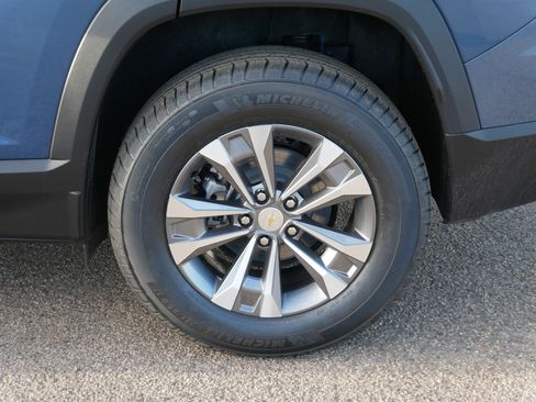 New 2026 Chevrolet Equinox LT w/ Convenience Package II image 3