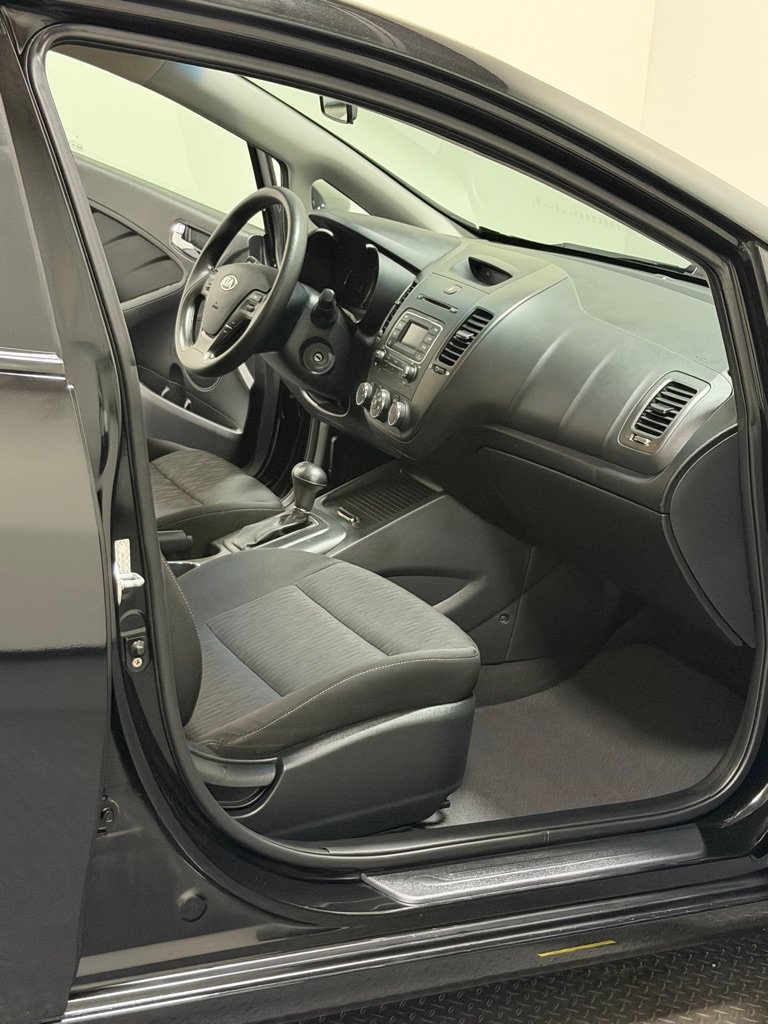 Used 2016 Kia Forte LX FWD image 10