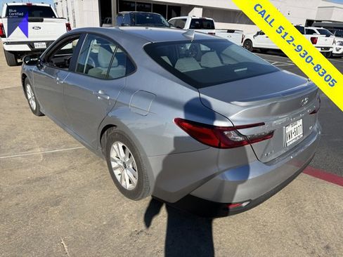 Used 2025 Toyota Camry LE image 5