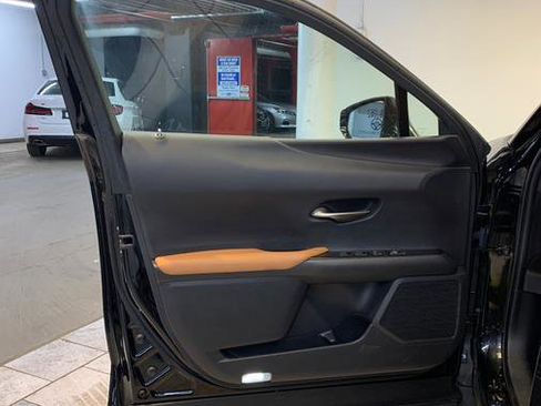 Used 2022 Lexus UX 250h w/ Premium Package image 15