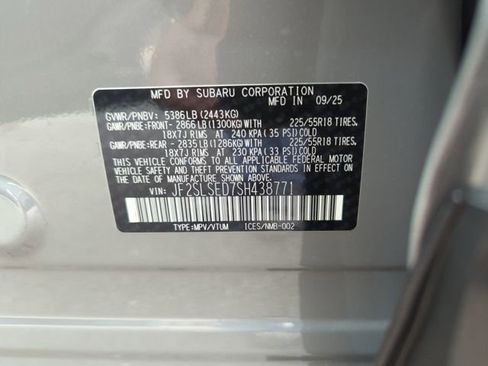 Certified 2025 Subaru Forester Premium AWD/4WD image 38