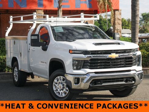Used 2024 Chevrolet Silverado 3500 LT w/ Convenience Package image 2
