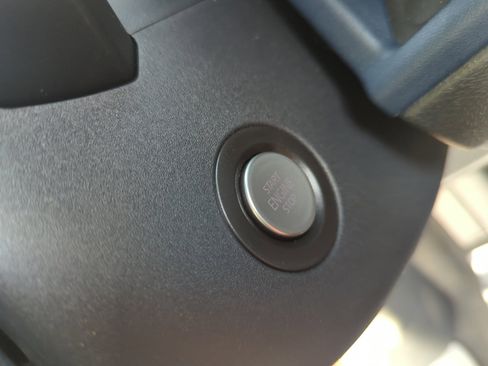 New 2025 Volkswagen ID. Buzz Pro S Plus image 28