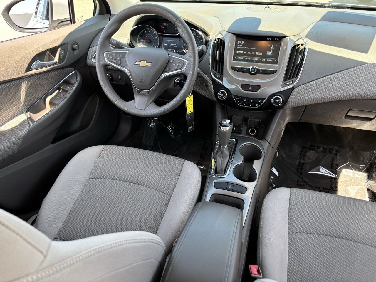 Used 2018 Chevrolet Cruze LT FWD image 12