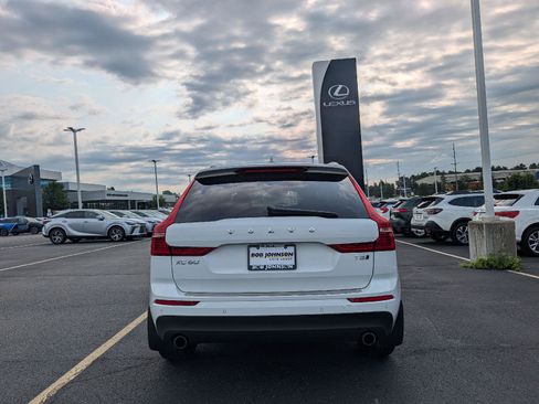 Used 2020 Volvo XC60 T5 Momentum w/ Protection Package AWD/4WD image 5