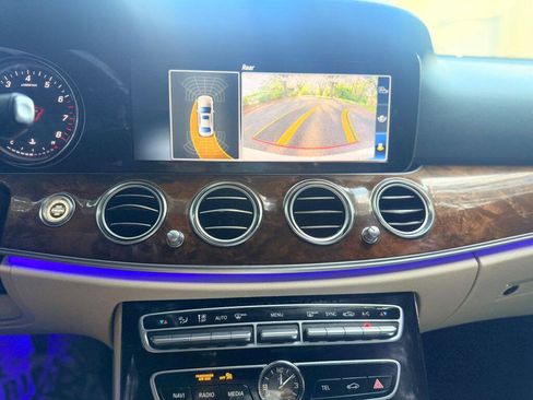 Used 2017 Mercedes-Benz E 300 image 19