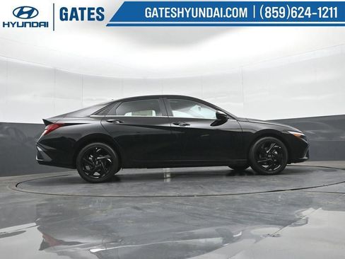 New 2026 Hyundai Elantra SEL Sport Premium FWD image 39