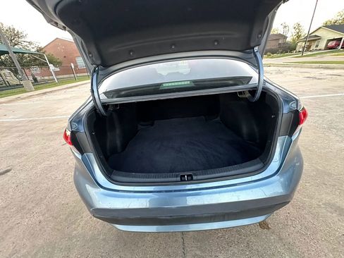 Used 2021 Toyota Corolla LE image 16