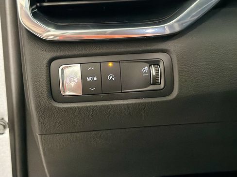 Used 2025 GMC Acadia Denali w/ Super Cruise Package FWD image 10