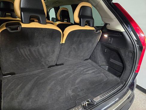 Used 2016 Volvo XC90 T6 Momentum w/ Momentum Plus Package image 31