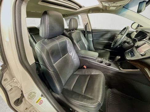 Used 2014 Toyota Avalon image 27