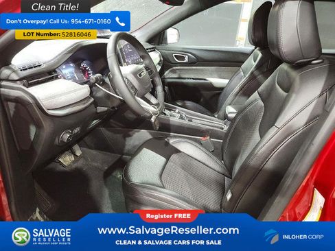 Used 2024 Jeep Compass Latitude AWD/4WD image 9