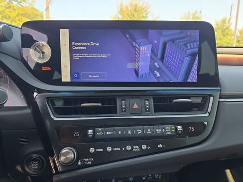 Used 2024 Lexus ES 350 w/ Technology Package FWD image 24