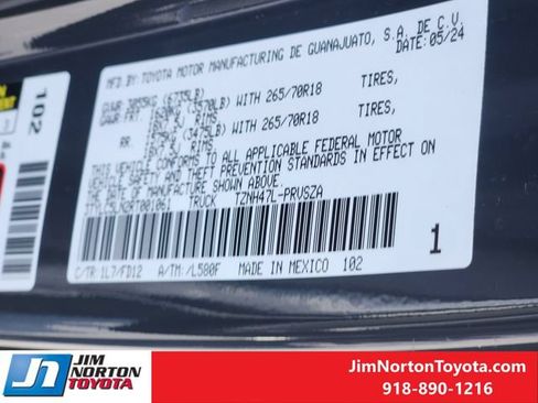 Used 2024 Toyota Tacoma TRD Off-Road AWD/4WD image 33