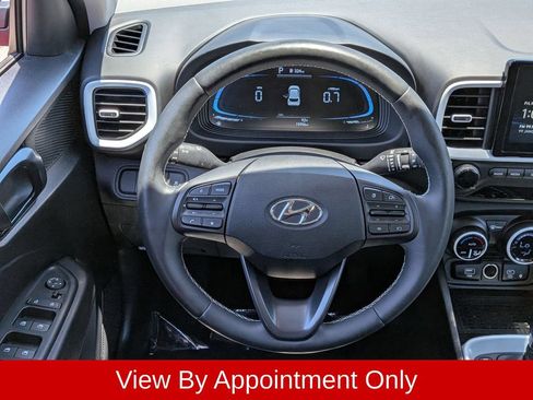 Used 2025 Hyundai Venue Limited FWD image 22