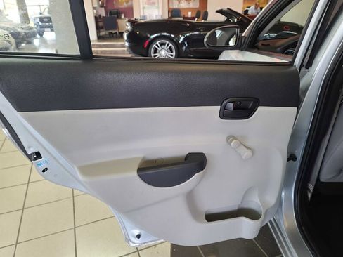 Used 2009 Hyundai Accent GLS image 10