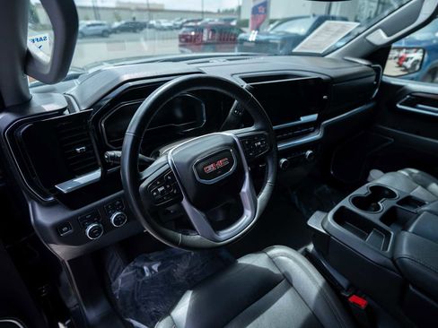 Used 2025 GMC Sierra 1500 SLT AWD/4WD image 9