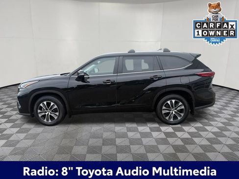 Used 2023 Toyota Highlander XLE AWD/4WD image 2