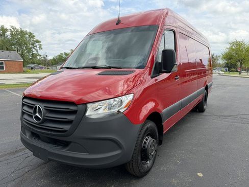 Used 2025 Mercedes-Benz Sprinter 3500 image 4