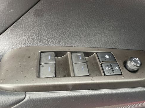 Used 2021 Toyota Camry LE image 23